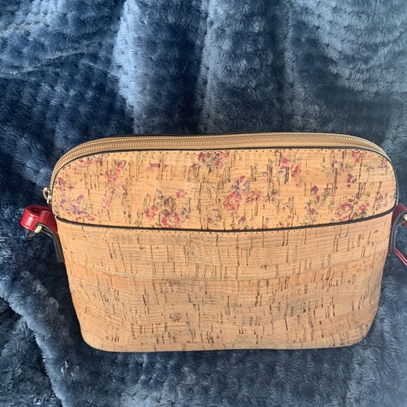 Portuguese cork and red vegan leather purse - Picture 11 of 13